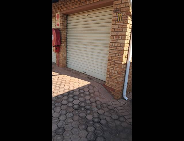 2 BEDROOM TOWNHOUSE FOR SALE IN NOORDHEUWEL